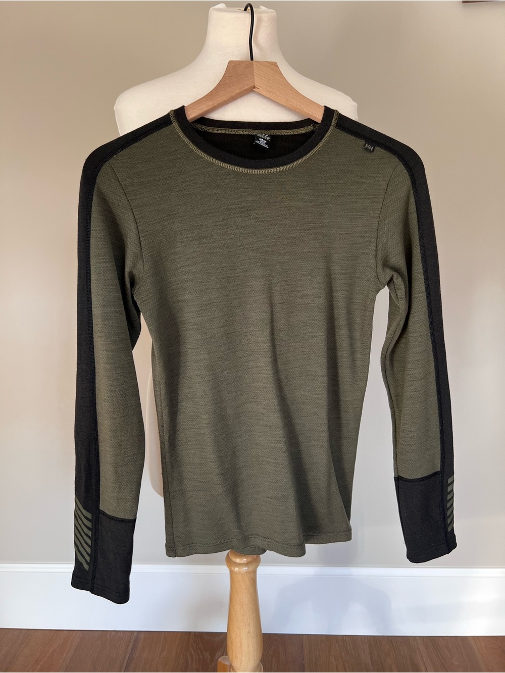 Helly Hansen Youth Merino Midweight Ski Base Layer Size 164/14